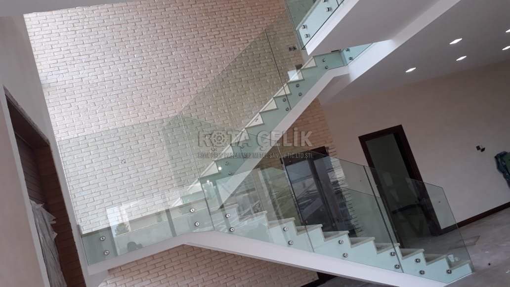 Stainless glass and spider railing