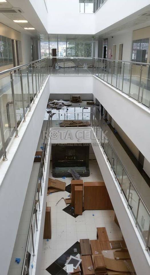 Stainless glass and spider railing