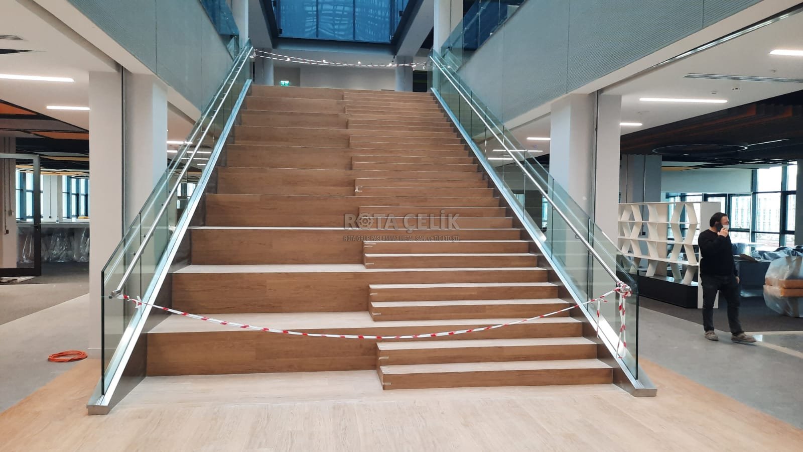 Stainless glass and spider railing