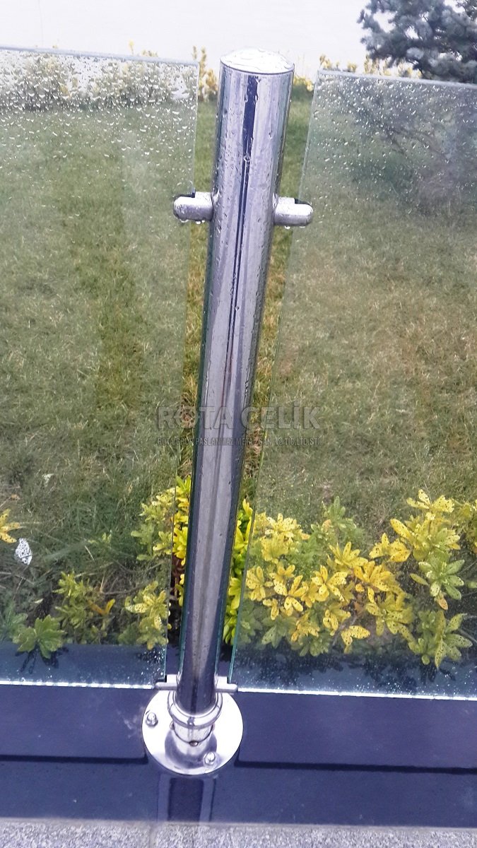 Stainless glass and spider railing