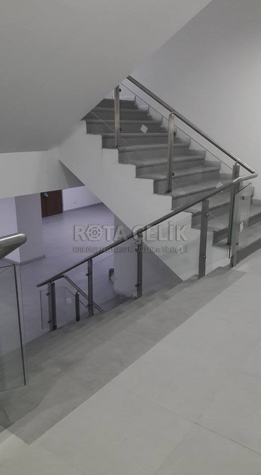 Stainless glass and spider railing