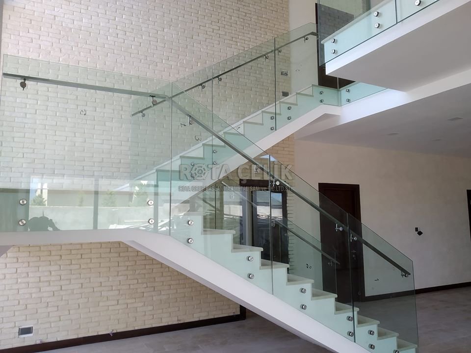 Stainless glass and spider railing